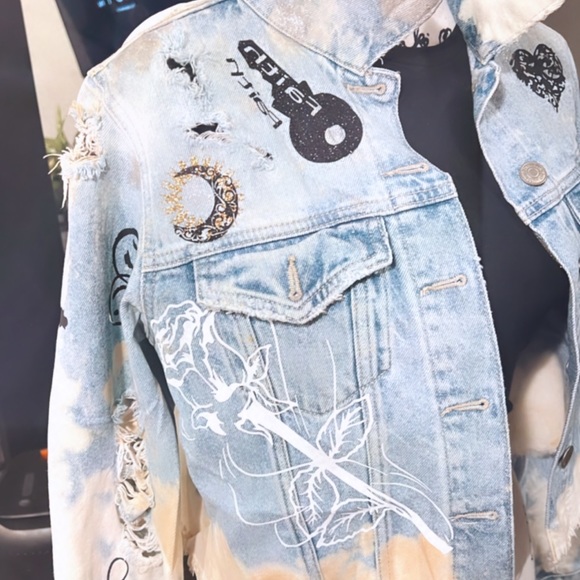 Custom semi graffiti distressed jean jacket - Picture 3 of 16
